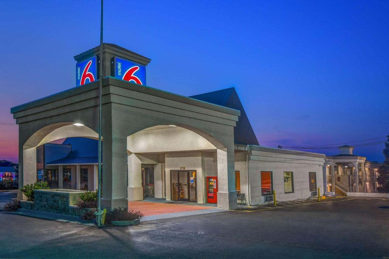 6-calhoun, Ga Hotel 2*