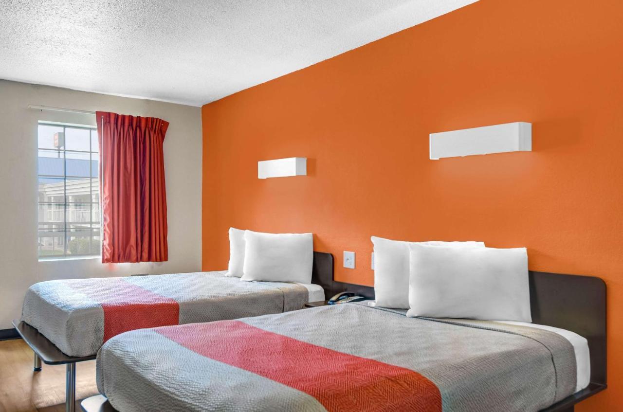 Hotel 6-calhoun, Ga 2*