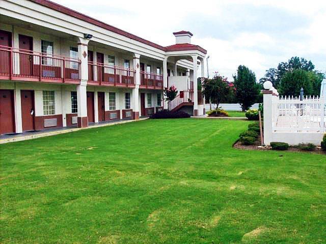 Hotel 6-calhoun, Ga