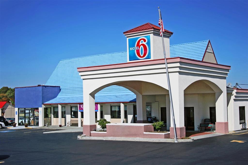 6-calhoun, Ga Hotel